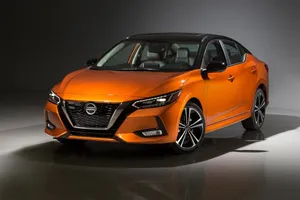 La nueva generación del Nissan Sentra desvelada en Los Ángeles