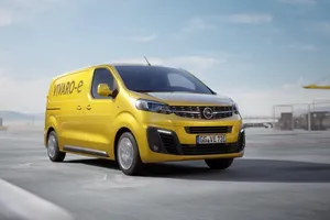 Opel Vivaro-e 2020, la marca del rayo desvela su furgoneta eléctrica