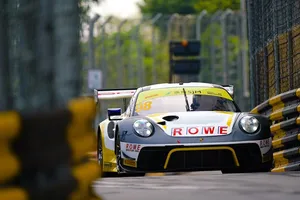 Porsche manda en la FIA GT World Cup al ritmo que marca 'Bamthor'