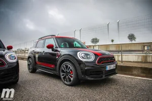 Ponemos a prueba los nuevos MINI John Cooper Works Countryman y Clubman en circuito