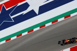 Verstappen manda sobre Vettel y Leclerc rompe antes de la clasificación