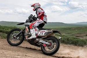 Oriol Mena es baja para el Dakar por una fuerte caída