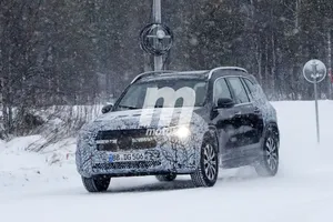 El nuevo Mercedes EQB 2020, cazado en nuevas fotos espía durante las pruebas de invierno