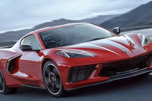 Chevrolet pierde dinero con el Corvette Stingray y sus propios modelos son un problema