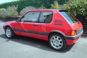 Amores de juventud: el Peugeot 205