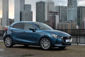 Todos los precios del nuevo Mazda2 2020, el utilitario japonés se actualiza