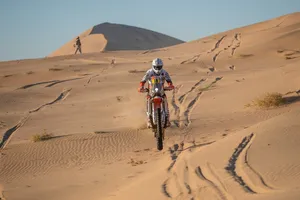 Ross Branch vuelve a deslumbrar en el Dakar y se anota la segunda etapa 