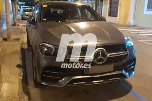 El nuevo Mercedes GLE Coupé híbrido enchufable, cazado en fotos espía al descubierto