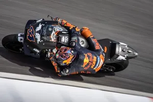 Pol Espargaró coge el relevo y cierra al mando el shakedown de MotoGP