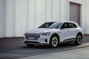 Precio del Audi e-tron 50 quattro, el SUV eléctrico estrena versión de acceso