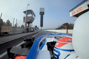 Primera vuelta de Russell con el Williams FW43, en vídeo