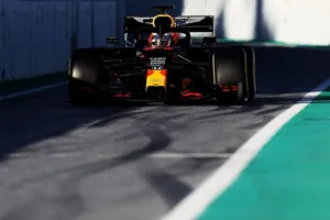 Red Bull estrena la primera gran evolución del RB16