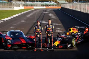 Verstappen y Albon exprimen el Aston Martin Valkyrie en Silverstone (con vídeo)
