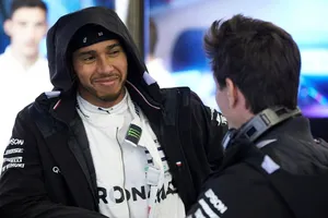 Wolff y la negociación con Hamilton: «Desde Navidad sólo hablamos por WhatsApp»