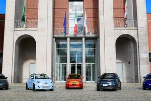 Fiat presenta tres One-off del nuevo 500, firmadas por Armani, Bvlgari y Kartell