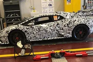 Primeras imágenes: el sucesor del Lamborghini Huracán Performante ya está listo