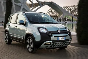 Precios del Fiat Panda Hybrid, el pequeño coche urbano italiano se electrifica