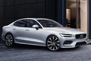 Así es la gama 2020 del Volvo S60: motores semihíbridos y dos versiones enchufables