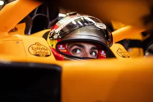 Sainz insiste en verse de naranja: «¿Ferrari? Prefiero no comentar rumores»