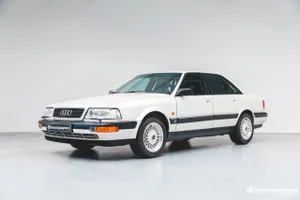 Un Audi V8 de 1990 aparece a estrenar en Holanda