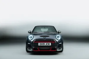 Empiezan las entregas MINI John Cooper Works GP, el broche a la generación F56