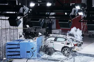 La tecnología de Volvo garantiza un alto nivel de seguridad a bordo del nuevo Polestar 2