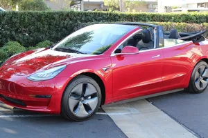 Así es el Tesla Model 3 descapotable que Elon Musk no quiere construir