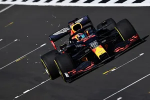 La cuarentena de Reino Unido deja sin test a Max Verstappen