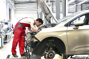 Por qué debes revisar el estado del aceite de tu coche tras el confinamiento y usar siempre uno de calidad