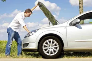 Mi coche hace un ruido extraño al acelerar ¿a qué se debe?