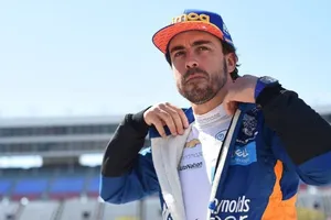 Alonso no quiere saber nada de la F1 por el momento: «Quiero la Triple Corona»
