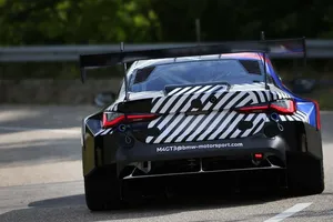 El BMW M4 GT3 completa su primer test con Augusto Farfus de piloto