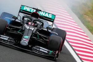 Hamilton y Mercedes, sobrados en los primeros libres de Hungaroring