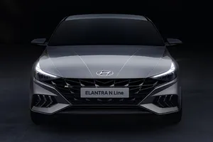 El Hyundai Elantra N Line luce espectacular en su primera sesión de fotos