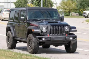 ¡Cazado! El primer prototipo del Jeep Wrangler V8 descubierto en la calle