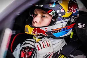 Kalle Rovanperä muestra a su padre Harri su talento con el Yaris WRC