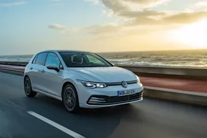 El nuevo Volkswagen Golf estrena versión de acceso, ¿merece la pena?