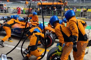 Sainz cierra un fin de semana aciago: «Ese pitstop nos costó la 5º posición»