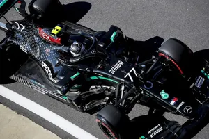 Bottas y Hamilton no dejan lugar a la sorpresa en el regreso a Silverstone
