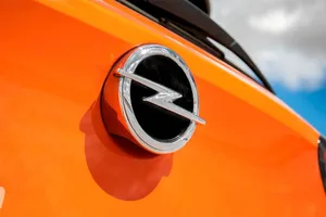 Opel mira con optimismo a 2021: la firma del rayo espera tocar fondo este año