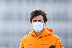 Sainz compara a McLaren con Mercedes: «Han dado el mismo paso que nosotros»