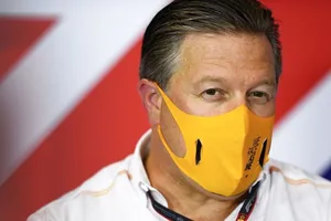 ¿El 'Zasca' del año? Zak Brown responde a las burlas de Szafnauer