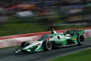Herta vence en Mid-Ohio; Palou pierde un posible podio tras ser chocado por Ferrucci