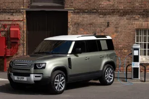 Land Rover Defender P400e, llega la versión híbrida enchufable al nuevo SUV