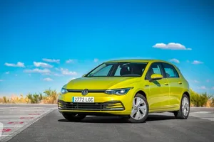 Así es el Volkswagen Golf híbrido ligero más barato, bien equipado y con etiqueta ECO