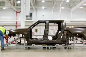 Rivian Automotive comienza el ensamblaje de unidades de preproducción del R1T