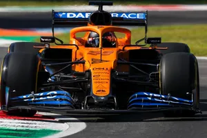 Sainz regresa con positivismo: «El ritmo del MCL35 parece prometedor»