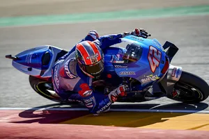 Álex Rins supera a Álex Márquez para ganar el GP de Aragón de MotoGP