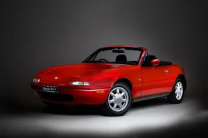 Mazda lanza en Europa el catálogo de nuevos repuestos para el clásico MX-5 NA