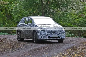 Nuevas fotos espía del Mercedes EQS SUV 2022 en pruebas todoterreno